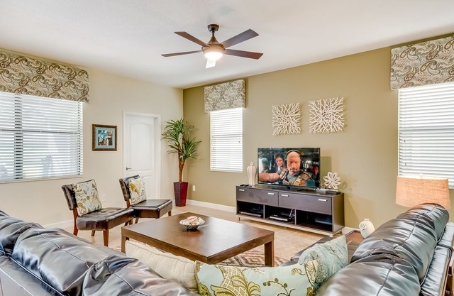 New 6 Bedroom home with full unlimited access to water park