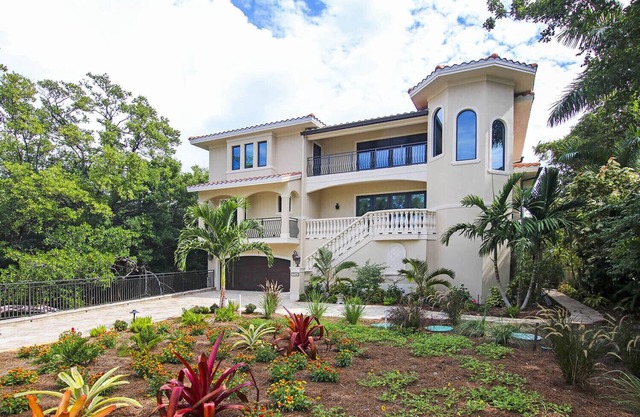 New Bayfront Luxury Home with Private Pool, Spa & Panoramic Views