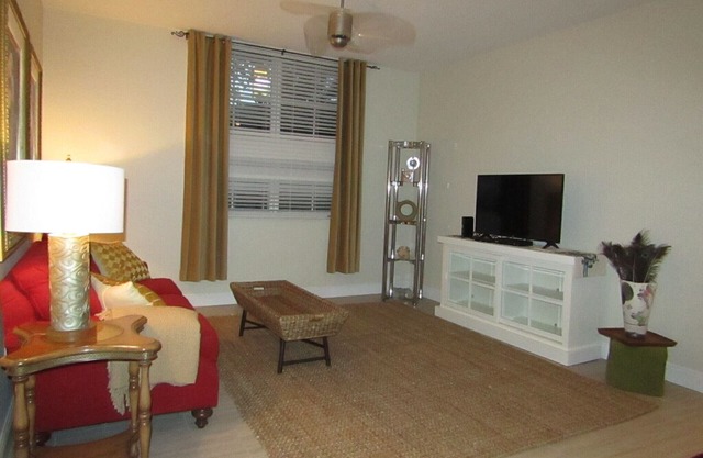 Newly Remodeled Upscale Condo in the Heart of CityPlace!