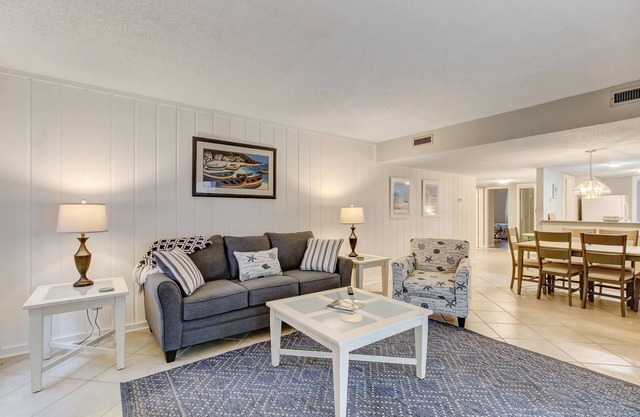Newly Updated, Ground Floor, 2 bed/2bath,