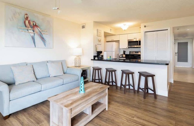 Ocean Views + SandyToes at Ocean Pointe Suites