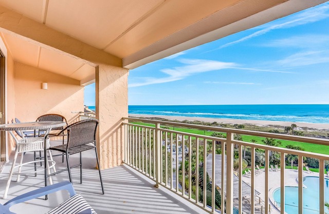 Oceanfront condo with balcony, AC, views & outdoor pool - dog-friendly