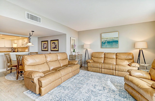 Oceanfront Condo w/Terrific Views, Private Balcony, AC, Shared Outdoor Pool