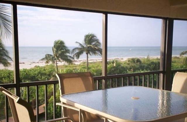 Oceanfront Condo at Sanddollar #B-202 - Panoramic View of Ocean - 3 Bedroom