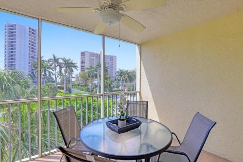 Oceangoing condo with pool and steps to beach and food