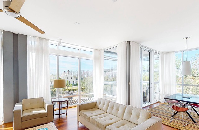 Perfect condo near the beach and town with shared pool, free WiFi