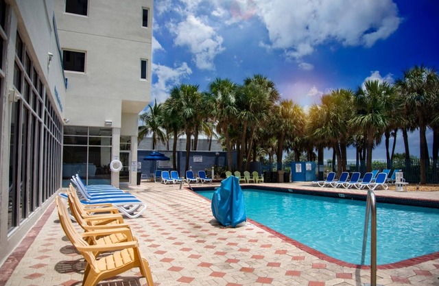 Perfect Miami Vacation! 4 Modish Units Near to Beach & Convention Center! Pool