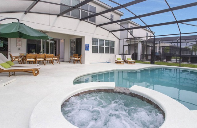 Perfect Villa Close to Disney and 6 Ensuites - 1857