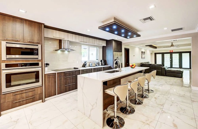 Premium Luxury 4BR/4BA Villa Heated Pool near Hollywood Beach