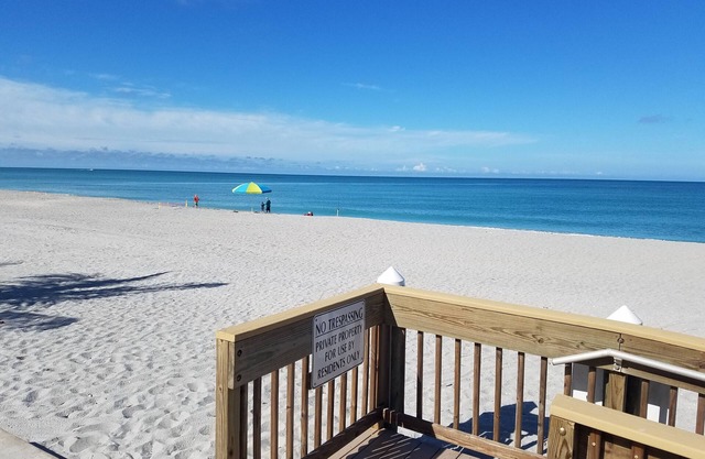 Price Reduced! Beach to Bay - only 200 steps to the beach!