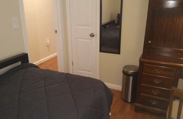 Private Bath. Central DC Room. B2. Washington