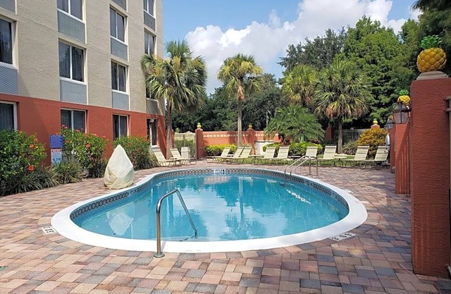Quality Inn & Suites Near the Theme Parks