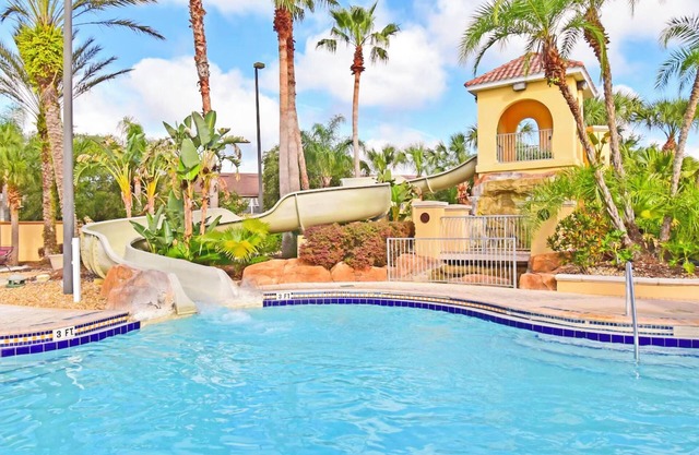 Regal Palms Resort 4 beds townhome with resort amenities