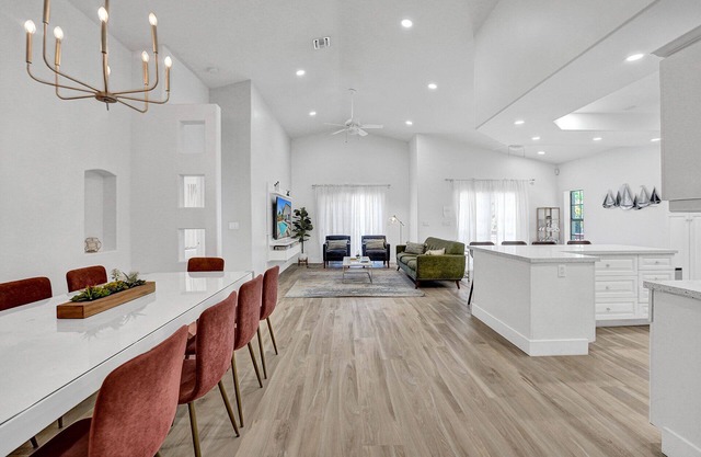 REMODELED 5BR HOLLYWOOD HOUSE W/PRIVATE HEATED POOL & GAME ROOM, NEAR BEACH