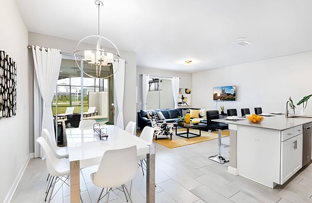 Resort Style, close to Disney and other parks Wlking Distance to Oasis Club