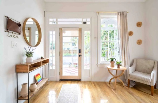 Restored Historic Home in Ybor! Wifi -AC- PETS OK