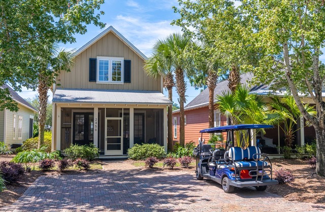 Screened Porch ~ Bunk Room ~ 6-Seat Golf Cart ~ Bayside Gated Resort