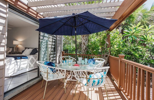 Siesta Dunes Modern Condo | Private Beach | Heated Pool | Ideal Location | Ask about Free Activities
