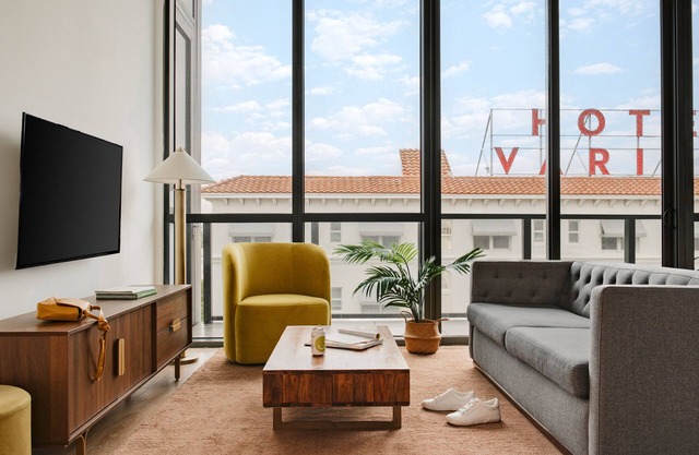 Sonder 17WEST | One-Bedroom Apartment w/Balcony