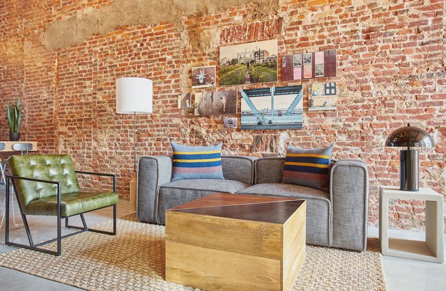 Sonder | The Queen | Elegant Room