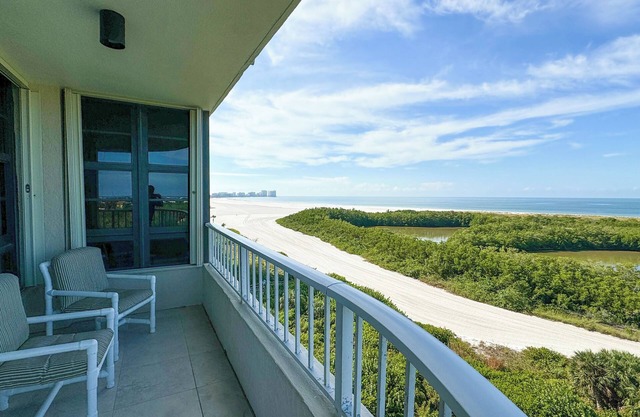 South Seas Tower 4- 812: Beautifully Updated; Large Balcony