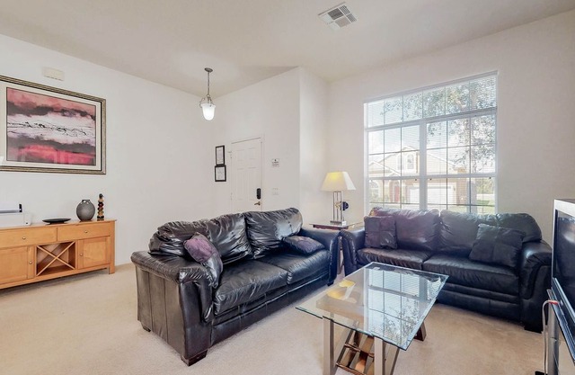 Spacious family-friendly home w/ private pool & entertainment - close to Disney!