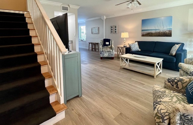 Spacious Family Getaway ~ Beach Service Included ~ Gated Beach Access