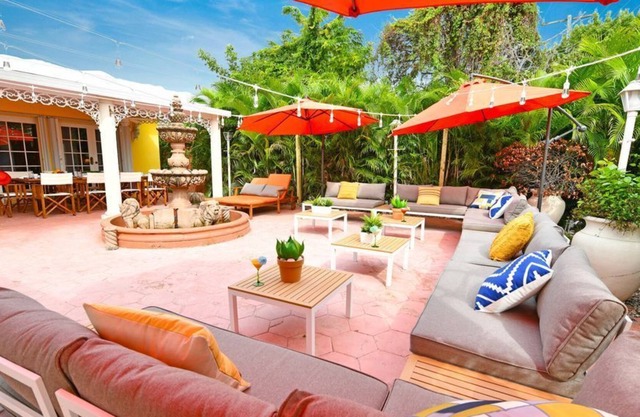 Spring Sale | Huge backyard | Entire House | Calle Ocho| South Beach 12min