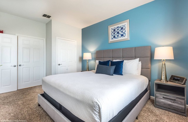 Stunning, top-floor condo! *feet from clubhouse and pool*