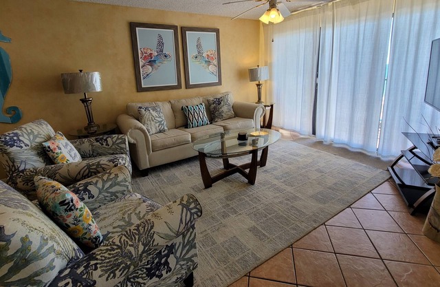 Sun, Fun, White Sand Beaches and Ocean Breezes! Do it all at The Summerhouse!