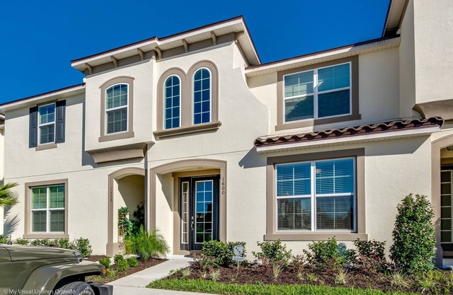 Super Nice 4 Bed Splash Pool Townhome in Solara Resort
