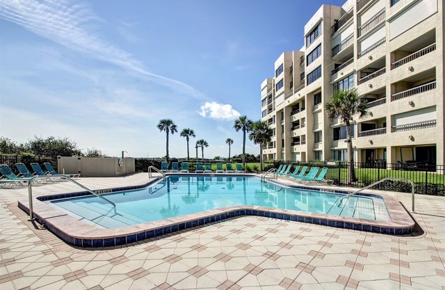 Surf & Racquet Club C102-Pool! | 1 Bed, 1 Bath