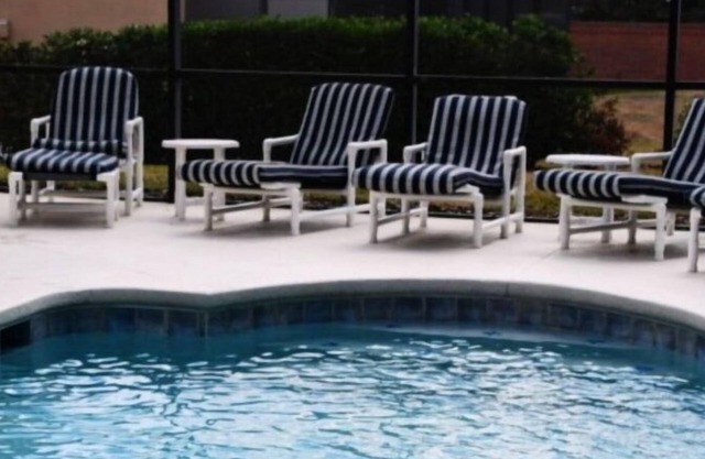 Terrific Holiday Villa with private pool, games room amd close to shops and restaurants