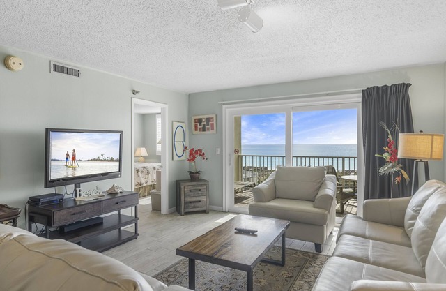 The Islander 501 - Complimentary Beach Service - Heated Pool