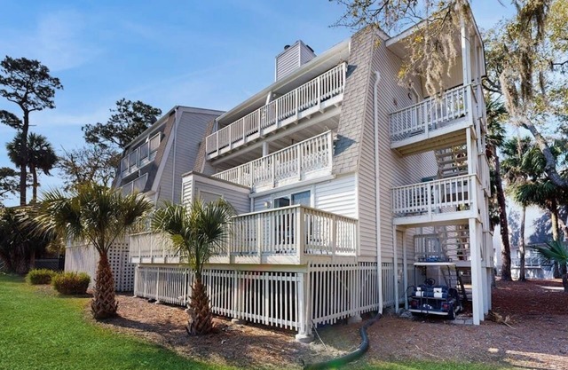 Third-Floor Condo w/Free WiFi, Private Balcony, and W/D