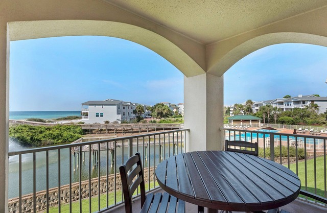 Unique Corner Condo | Free Beach Service | Large Balcony | Designated Beach Fron