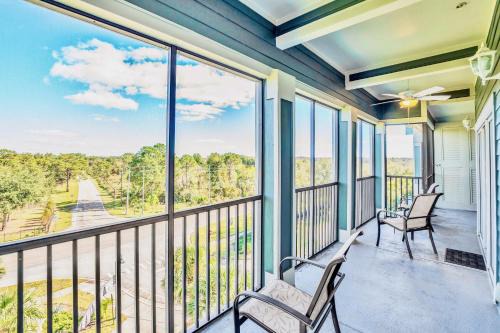 Upscale 3BR Near Disney - Pool and Hot Tub!