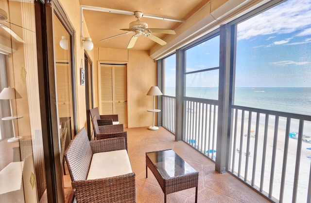 Villa Madeira 609 | Beach FRONT|Walk to John's Pass!