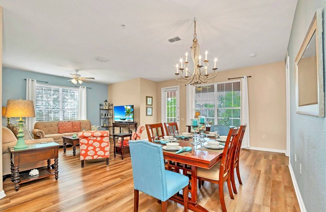 Vista Cay 3 Bed 2 BT Huge Upscale Home