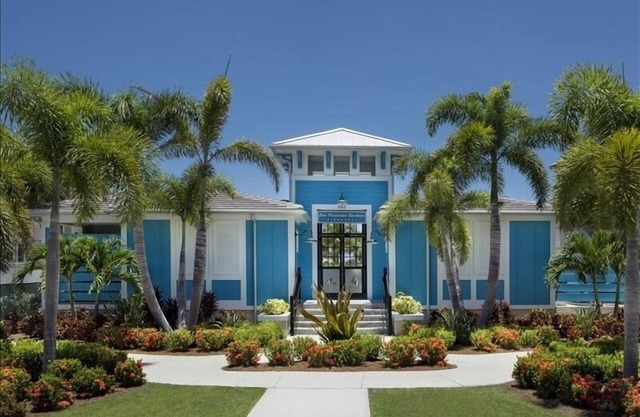 Waterfront on Anna Maria Sound ~ Beaches just minutes away!