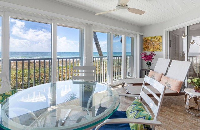 Whitney Beach #316: 2 BR / 2 BA Condo on Longboat Key by RVA, Sleeps 4
