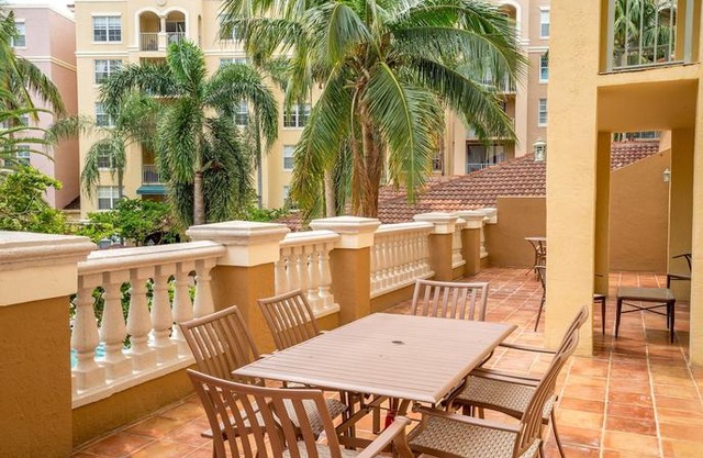 Yacht Club At Aventura