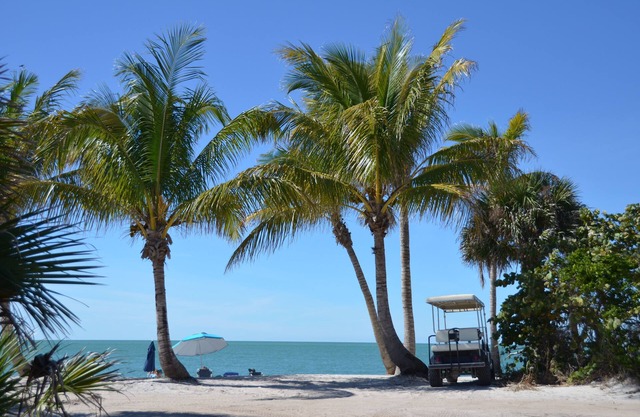 Your Home Away From Home! 2 Classy Villas, Beach, Free Access to Tennis Court