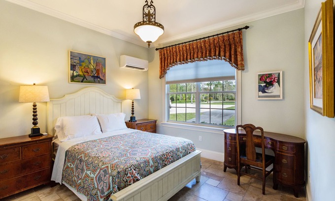 Rural Estates House | 1 bed / shared bath Suite 08B in Naples, FL Bed & Breakfast. Fully furnished with amenities.