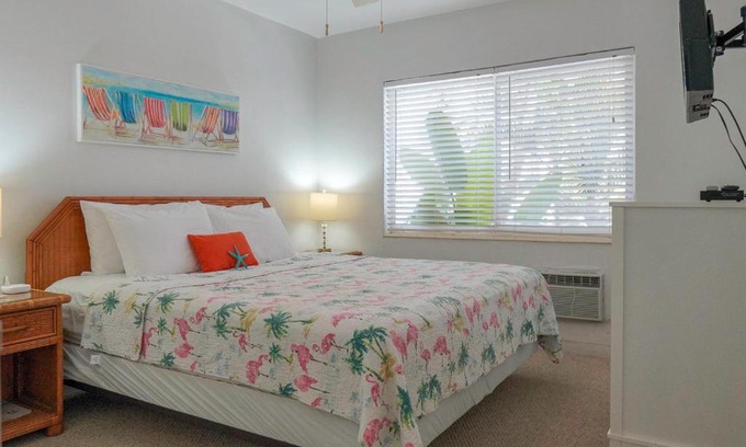 Treasure Island Apartment | 1 BR Suite Beautiful BEACHFRONT Unit #1