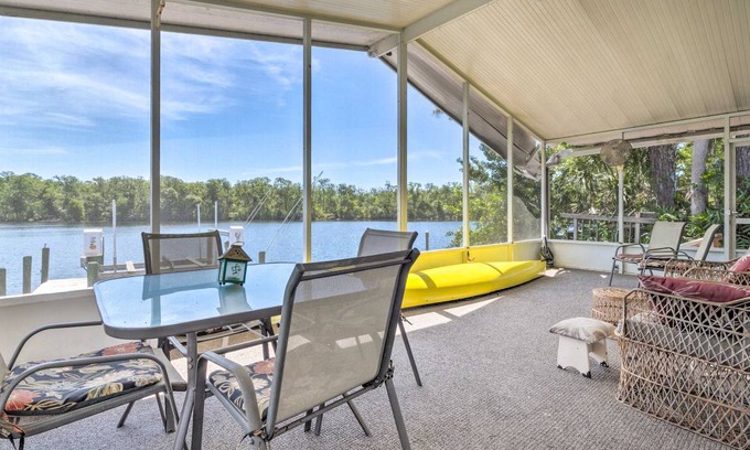 Homosassa House | 100 m² House ∙ 2 bedrooms ∙ 6 guests
