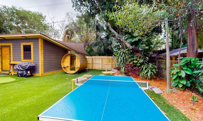 Poinciana Park House | 104 m² House ∙ 3 bedrooms ∙ 6 guests