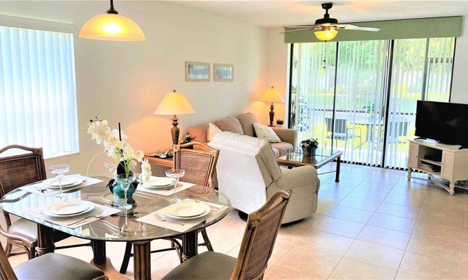 South Bradenton Condo | 107 m² Condo ∙ 2 bedrooms ∙ 4 guests
