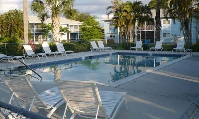 Palm River Estates Condo | 108 m² Condo ∙ 2 bedrooms ∙ 4 guests