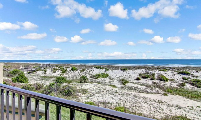Amelia City Apartment | 111 m² Apartment ∙ 2 bedrooms ∙ 6 guests
